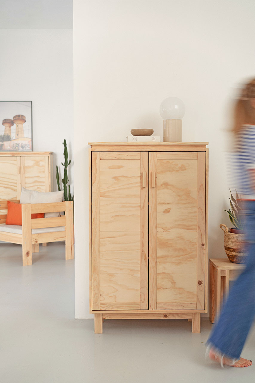 Imagen de ambiente 1 para:Armario bajo de madera natural y ecológica